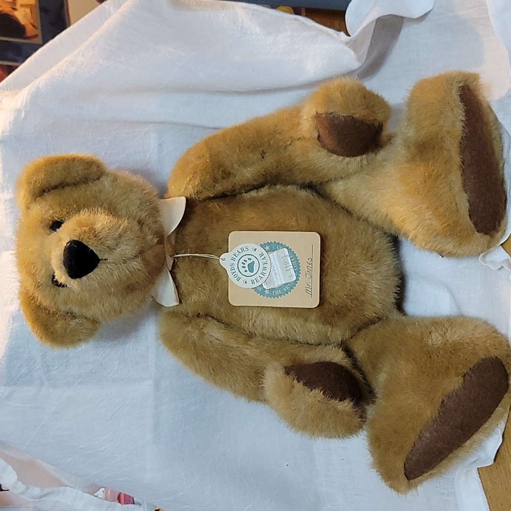 Boyds bear. "Mr Jones" plush Poseable. Brown bear. NWT